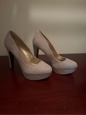 Women's High Heel Platform Pumps in Light Taupe